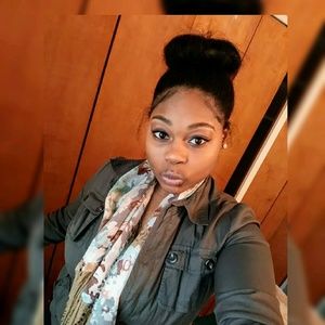 Meet your Posher, Michele